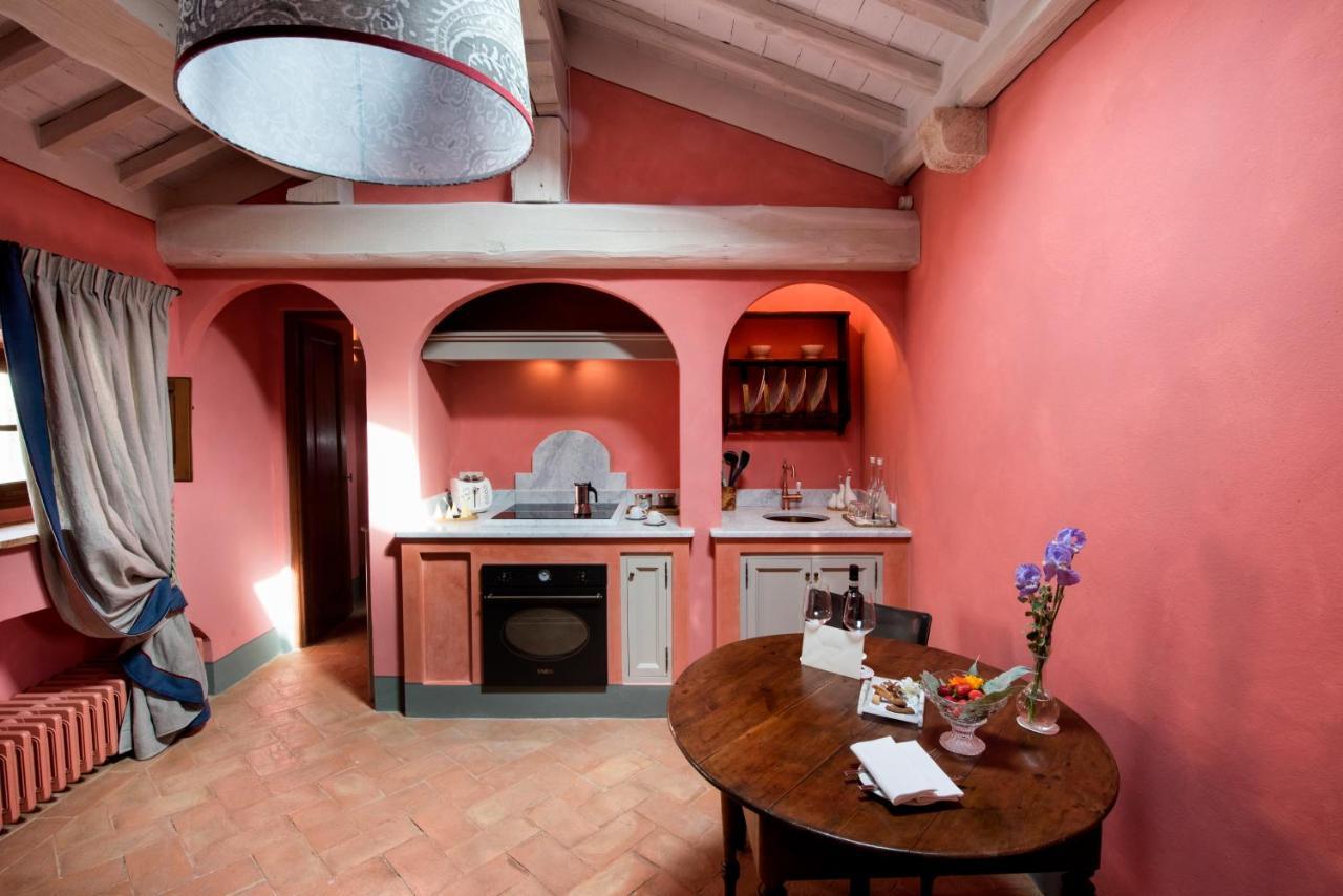 Borgo Pignano Tuscany Bagian luar foto