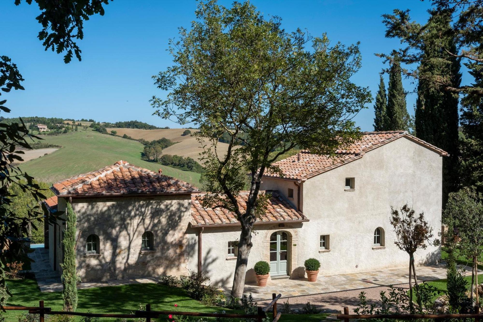 Borgo Pignano Tuscany Bagian luar foto