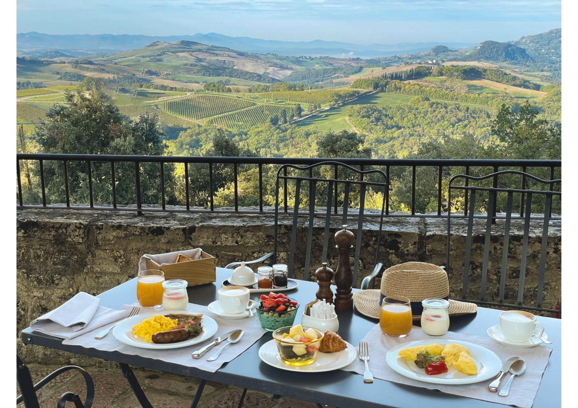 Borgo Pignano Tuscany Bagian luar foto