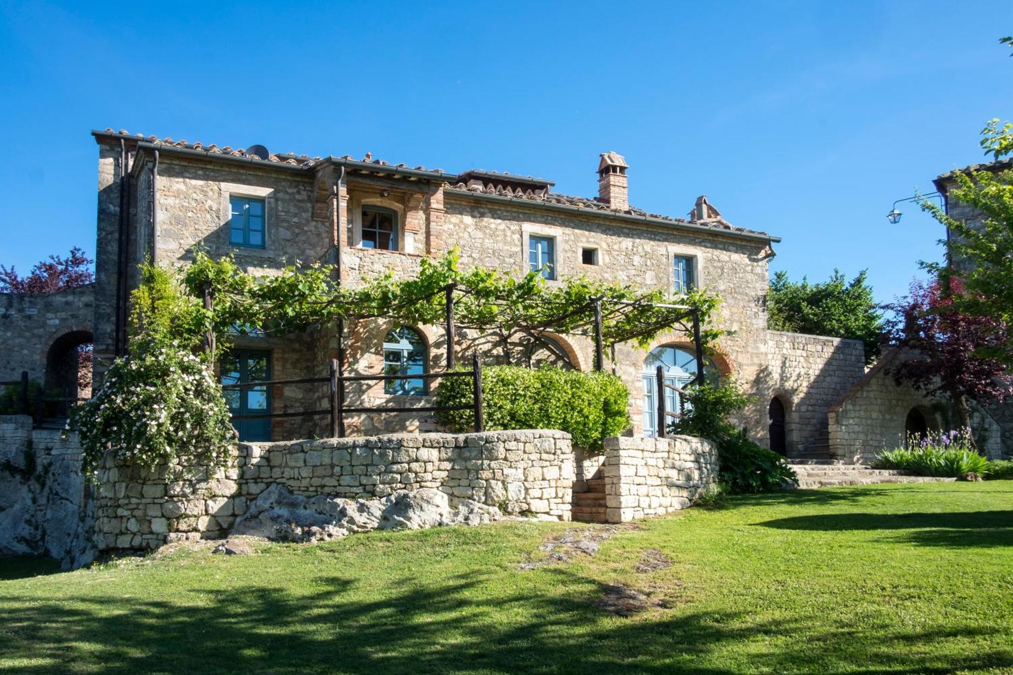 Borgo Pignano Tuscany Bagian luar foto
