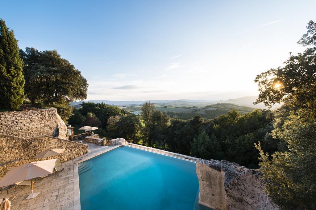 Borgo Pignano Tuscany Bagian luar foto