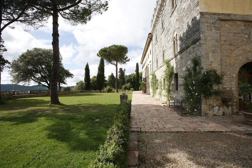 Borgo Pignano Tuscany Bagian luar foto