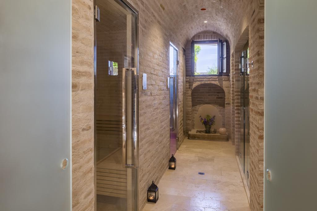 Borgo Pignano Tuscany Bagian luar foto