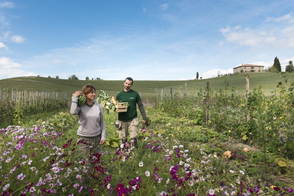 Borgo Pignano Tuscany Bagian luar foto