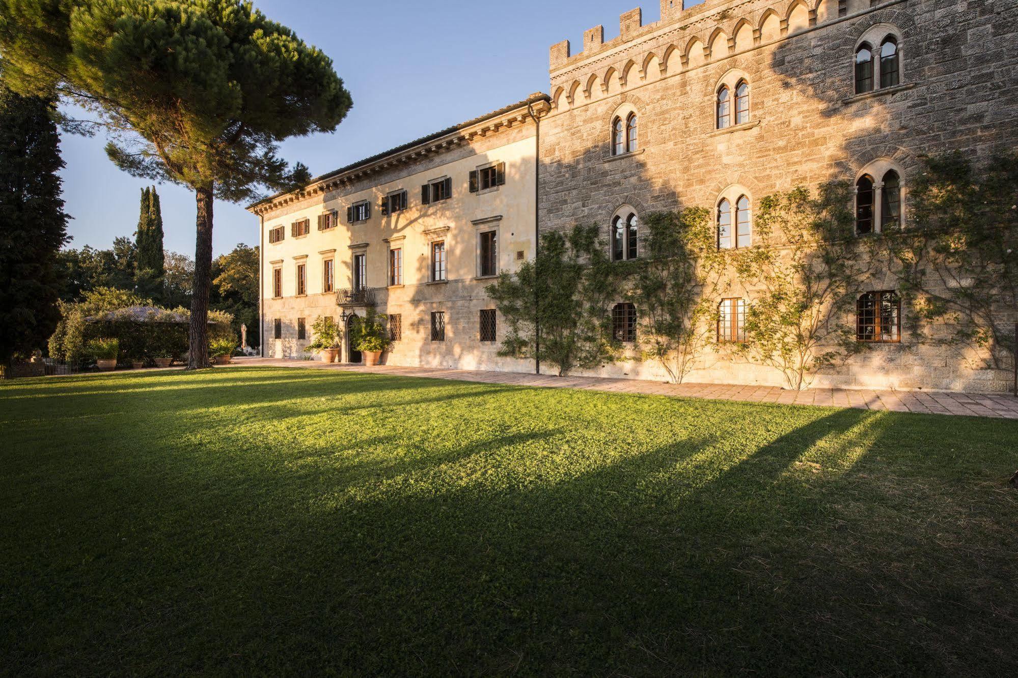 Borgo Pignano Tuscany Bagian luar foto